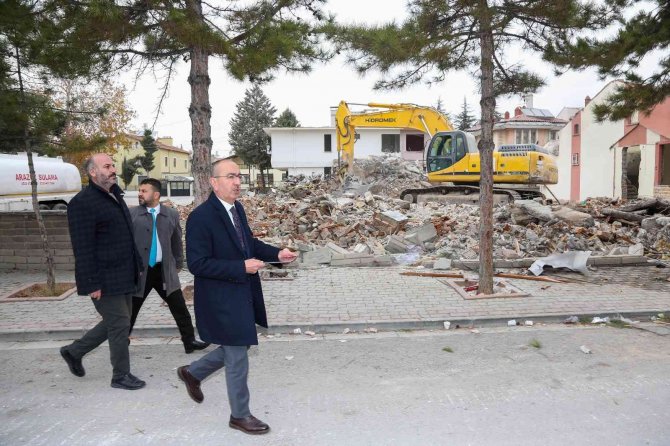 Meram’a Yeni Kazandırılan Caddelerde Çalışmalar Sürüyor