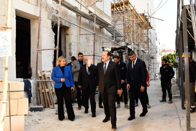 Vali Pehlivan, Karamancılar Konağı Restorasyon Çalışmalarını İnceledi