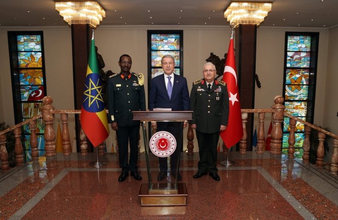 Bakan Akar, Etiyopya Genelkurmay Başkanı Mareşal Birhanu Jula’yı Kabul Etti