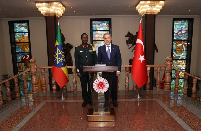 Bakan Akar, Etiyopya Genelkurmay Başkanı Mareşal Birhanu Jula’yı Kabul Etti