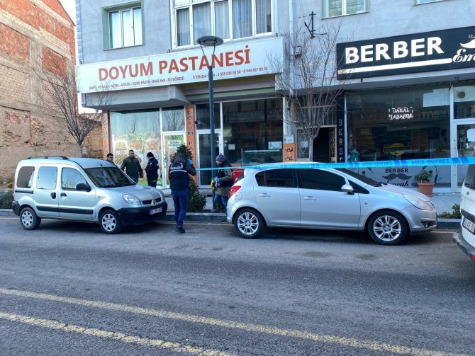 Balkondan Rastgele Ateş Açan Şahsı Emniyet Müdürü İkna Etti