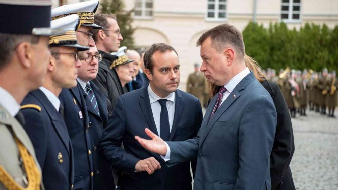 Polonya, Fransa’dan 2 Adet Gözlem Uydusu Satın Alacak