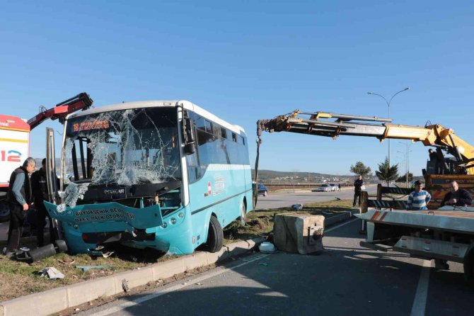 Kahramanmaraş’ta 12 Kişinin Yaralandığı Kaza Güvenlik Kamerasında