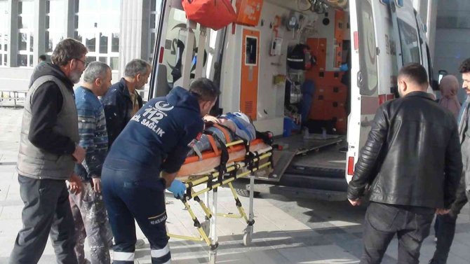 İ̇nşattan Düşen İşçi Yaralandı