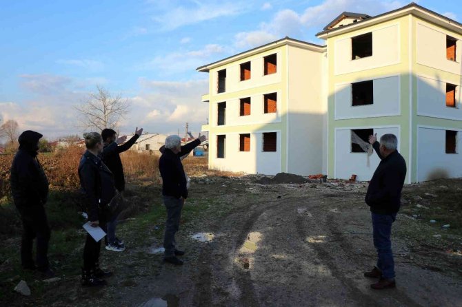 Farklı Şehirlerden Onlarca Kişiyi Milyonlarca Dolandırdı: İ̇çlerinde Şehit Çocuğu Da Var