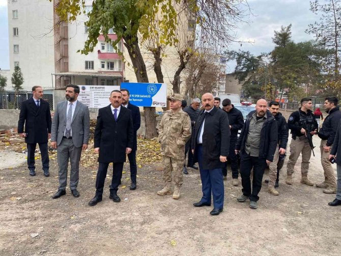 Vali Hacıbektaşoğlu, Yapımı Devam Eden Çalışmalar Hakkında Vatandaşı Bilgilendirdi