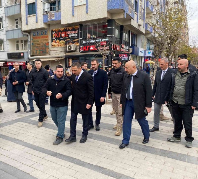 Vali Hacıbektaşoğlu, Yapımı Devam Eden Çalışmalar Hakkında Vatandaşı Bilgilendirdi
