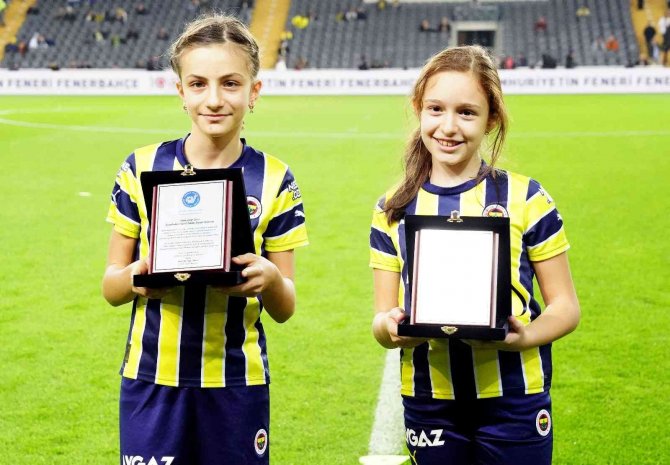 Spor Toto Süper Lig: Fenerbahçe: 1 - Hatayspor: 0 (Maç Devam Ediyor)