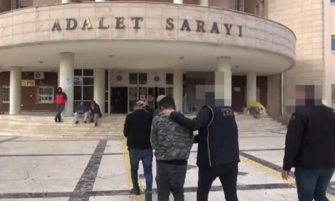 Eylem Yapmak İçin Türkiye’ye Gönderilen Teröristler Yakalandı