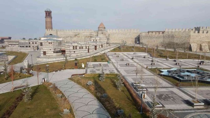 Bakan Kurum’dan Erzurum Kent Meydanı Çalışmalarıyla İlgili Paylaşım