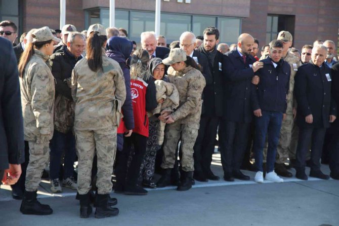 Şehit Piyade Sözleşmeli Er Korkmaz’ın Cenazesi Gaziantep’e Getirildi
