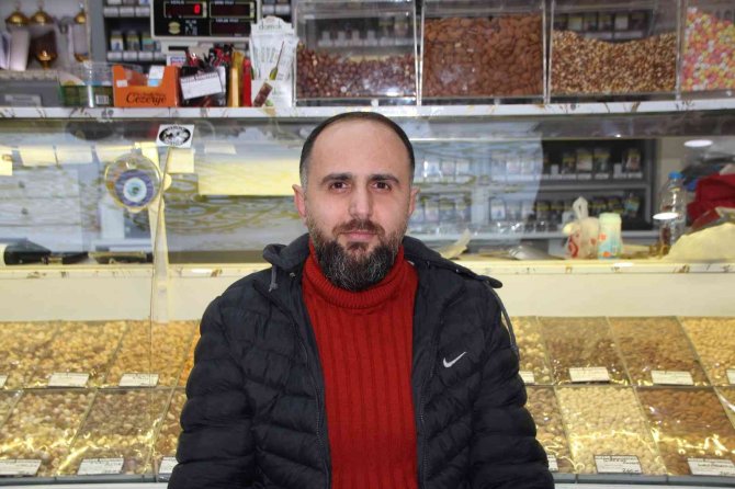 Yılbaşı Öncesi Kuruyemişe Gelen Zamlara Rağmen Satışlar Hareketli