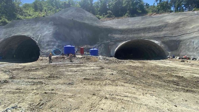 Kilimli-filyos Arasındaki Tünel Çalışmaları Aralıksız Sürüyor