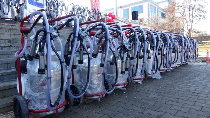 Bingöl’de Yetiştiricilere 223 Adet Süt Sağım Makinesi Dağıtıldı