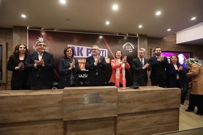 Ak Partili Kadınlar Siyaset Akademisinde Buluştu