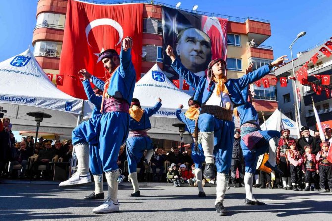 Başkentliler Atatürk’ün Ankara’ya Gelişinin 103. Yılını Coşkuyla Kutladı
