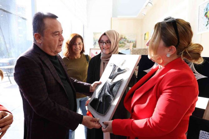 Atasem’de “Bir Tutam Mutluluk” Sergisi