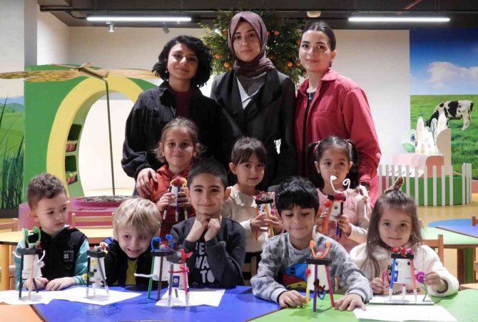 Minik Eller Kodlama Öğreniyor