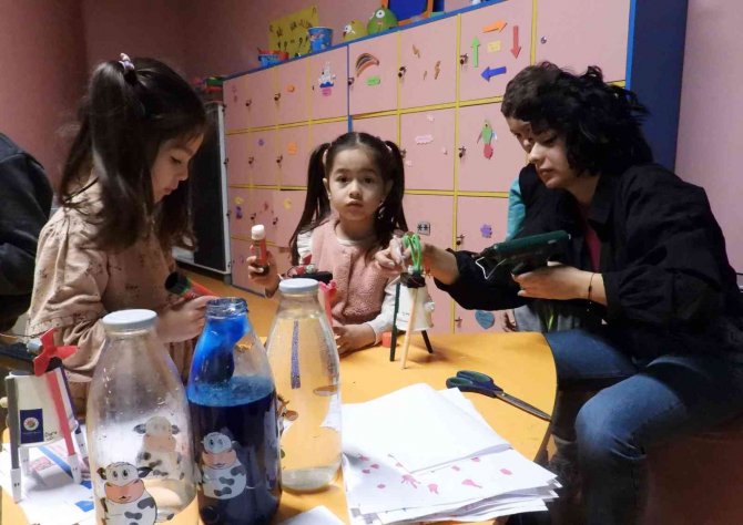 Minik Eller Kodlama Öğreniyor