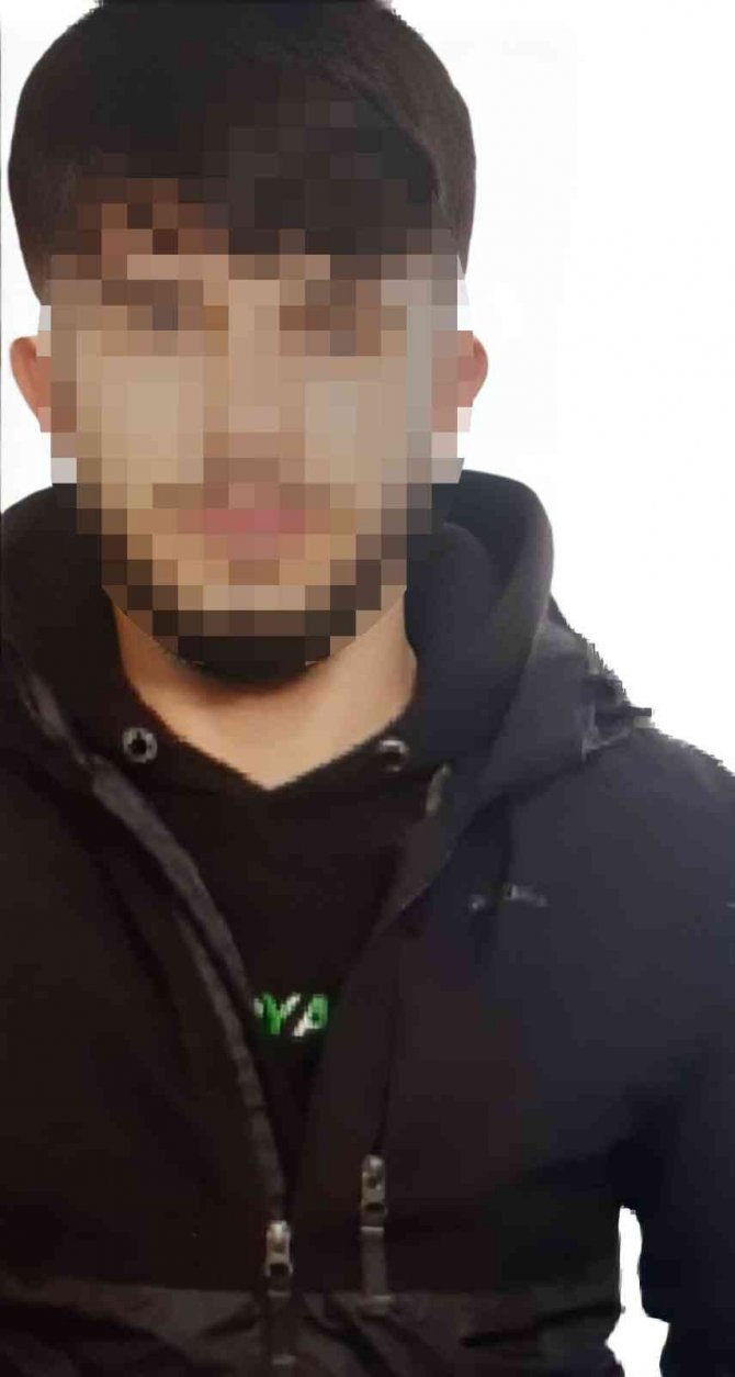 İ̇stanbul’da Polisten Kaçan Şüphelinin Yakalandığı Anlar Kamerada