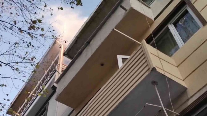 Bandırma’da Baca Yangını Apartman Sakinlerini Korkuttu