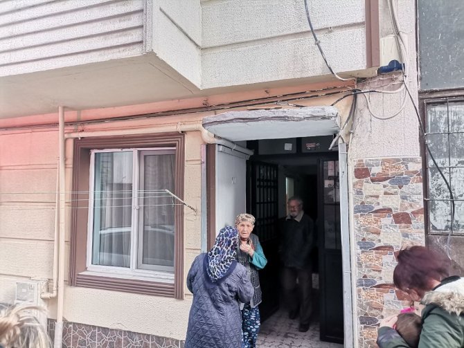 Bandırma’da Baca Yangını Apartman Sakinlerini Korkuttu