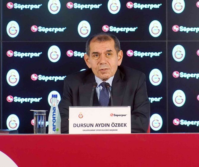 Dursun Özbek: "Finansal Yapıya Dikkat Ederek Transfer Yapacağız"