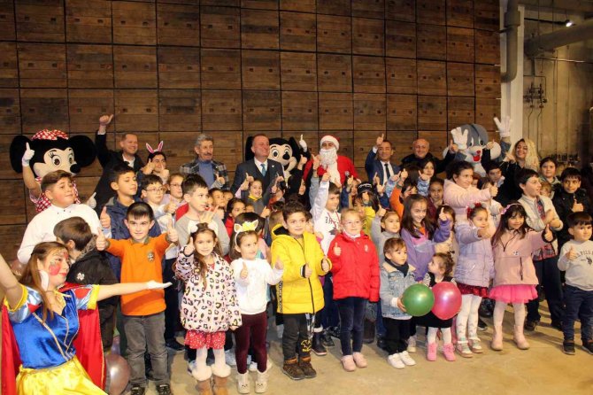 Sinop’ta Çocuklar Hayallerindeki Hediyelere Kavuştu