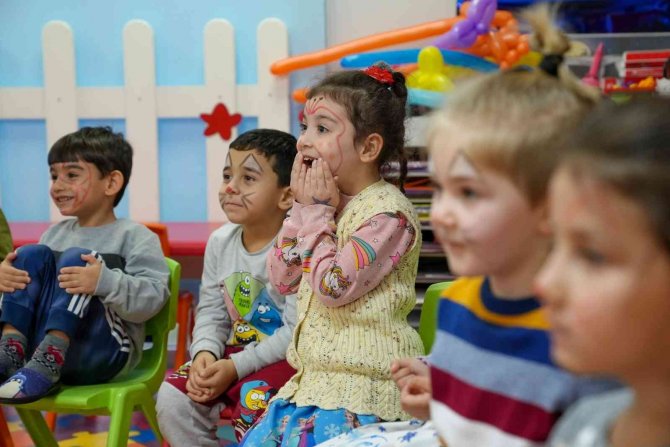 Bucalı Miniklerin Yeni Yıl Coşkusu