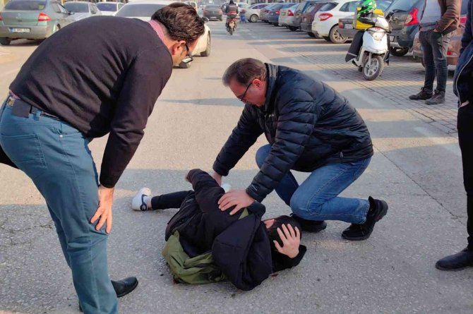 Yaralılara İlk Müdahale Yoldan Geçen Beyin Cerrahından
