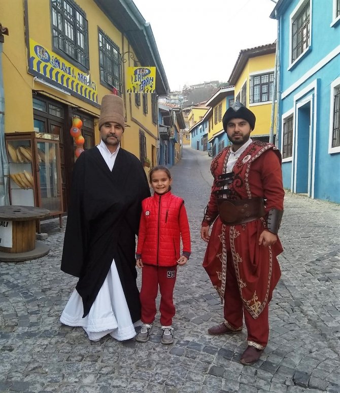 Semazenler Tarihi Sokakta Döndü