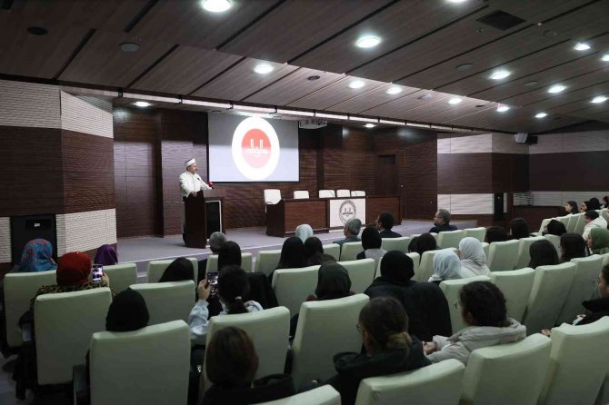 Diyanet İ̇şleri Başkanı Erbaş: “Yeryüzünde Bir Müslüman İçin En Değerli Şey İnancını İyi Temsil Etmesidir”