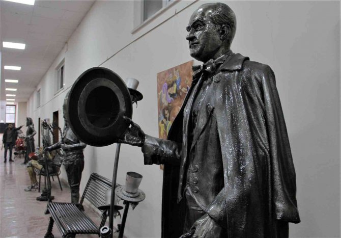 15 Yılda Katı Atıklardan 300’ün Üzerinde Eser Yaptı