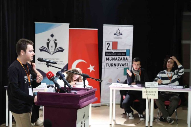 Esenler’de İ̇stanbul Liseler Arası Münazara Yarışmasında Final Heyecanı