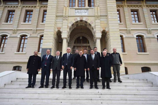 Eski Bakan Eroğlu: "76 Şehrin Su Meselesini Kökünden Çözdük"