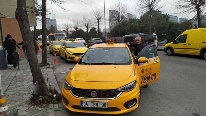 İ̇stanbul’da Taksimetre Güncelleme Kuyruğu