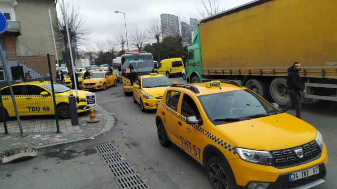 İ̇stanbul’da Taksimetre Güncelleme Kuyruğu
