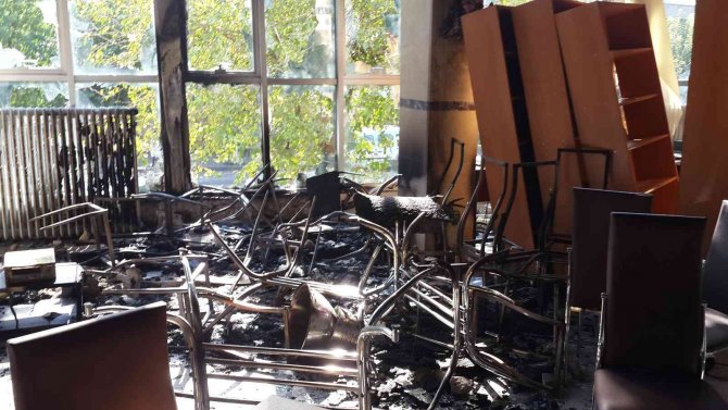 Pkk Yandaşları Yakmıştı, Devlet Eliyle Siirt’te Kütüphanesiz Okul Kalmadı