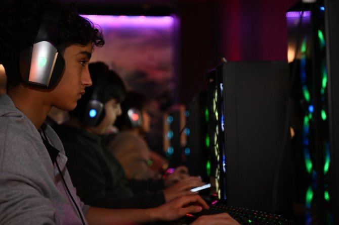 Kartepe Genç Akademi’de E-spor Takımı Kuruldu