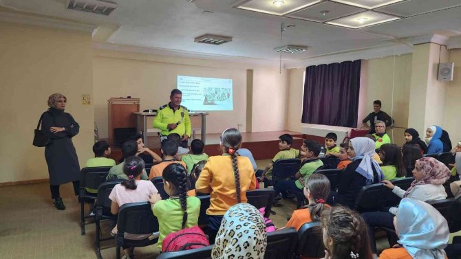 Öğrencilere Trafik Bilinci Aşılanıyor