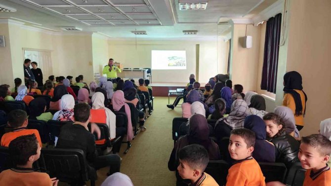 Öğrencilere Trafik Bilinci Aşılanıyor