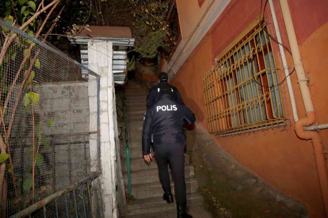 Çeşitli Suçlarla Aranan 11 Kişi Gözaltına Alındı