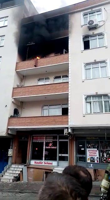 Küçükçekmece’de Yangında Can Pazarı