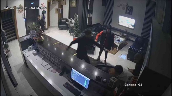 Manisa’da Bir Otelde Film Gibi Çatışma