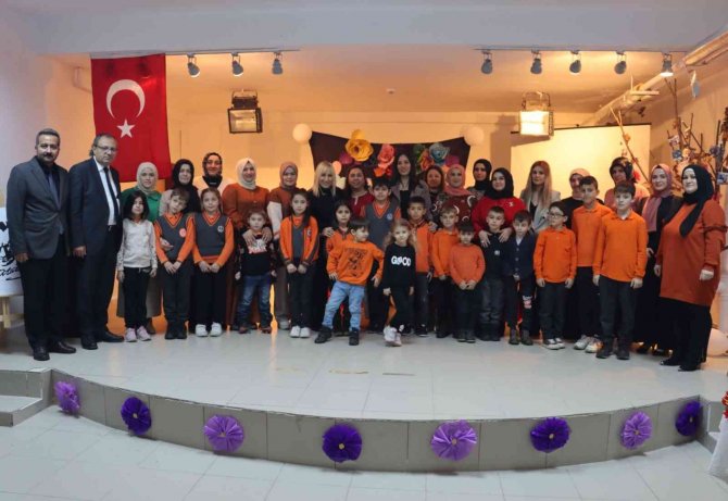 Veliler Kep Attı, Cüppe Giydi