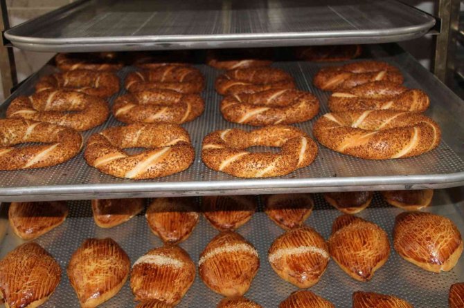 Meslek Lisesi Öğrencileri Günde 5 Bin Ekmek Üretecek