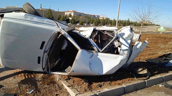 Şanlıurfa’da Tır İle Otomobil Çarpıştı: 1 Ölü, 3 Yaralı