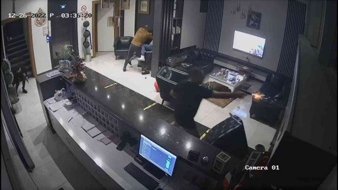 Manisa’da Bir Otelde Film Gibi Çatışma