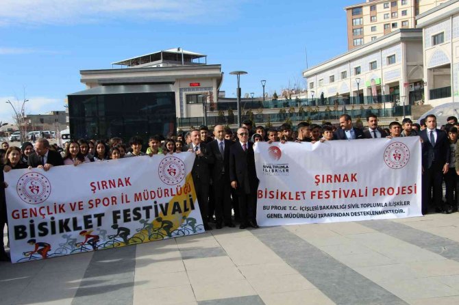 Şırnak’ta 50 Bisikletçi 45 Kilometre Pedal Çevirdi