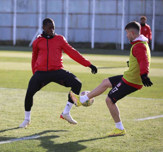 Sivasspor, Galatasaray Maçının Taktiğini Çalıştı